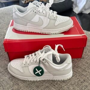 Brand new never worn, women’s Nike dunk low, size 7.5